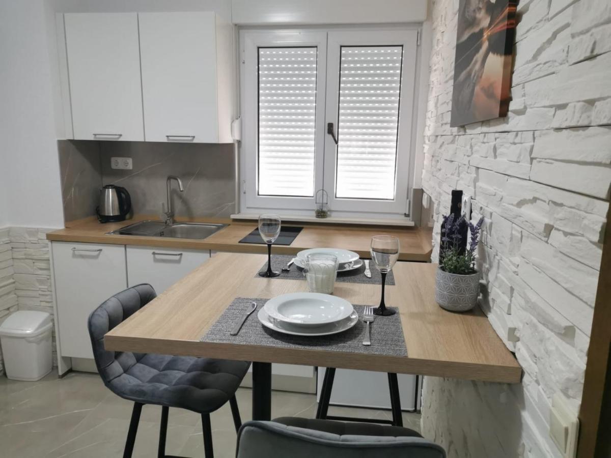 Apartments Marina 特罗吉尔 外观 照片