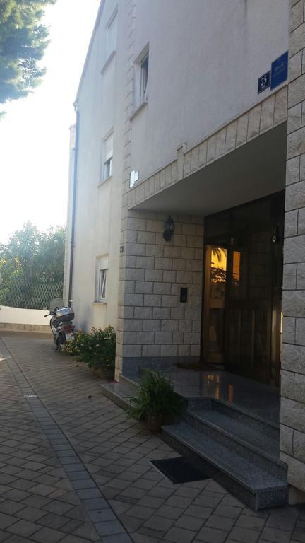 Apartments Marina 特罗吉尔 外观 照片